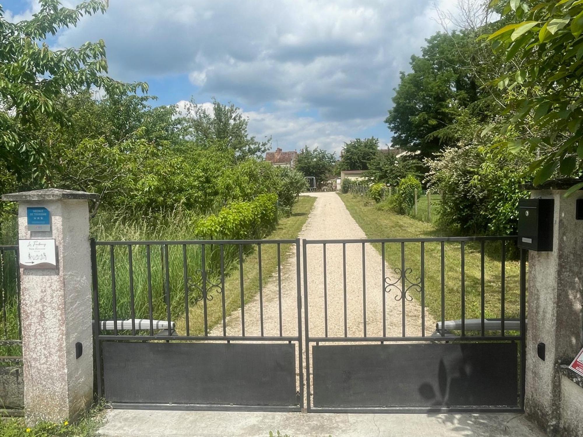 Le Faubourg Des Trois Provinces, Zoo De Beauval Apartment Noyers-sur-Cher Exterior photo